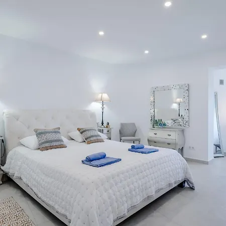 فيلة Tintorera Mar Azul By Interhome خافييا